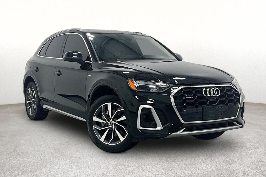 2024 Audi Q5 45 S line Premium quattro in Mythos Black Metallic — front three-quarter view