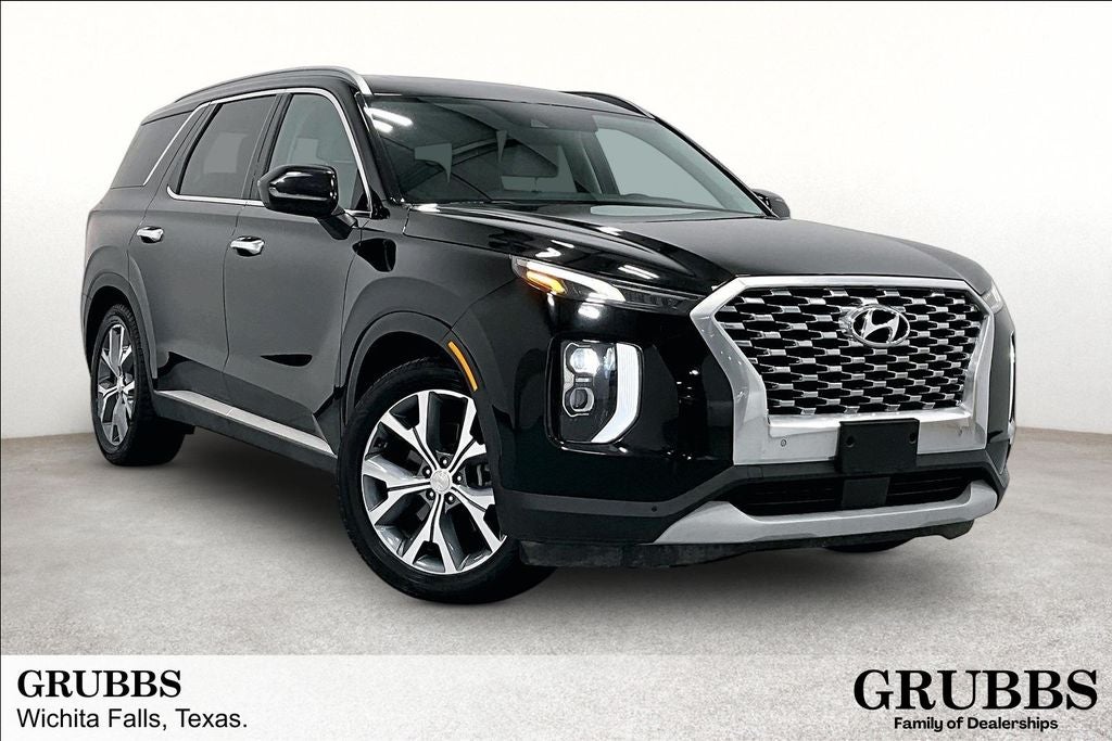2020 Hyundai Palisade SEL in Becketts Black — front three-quarter view